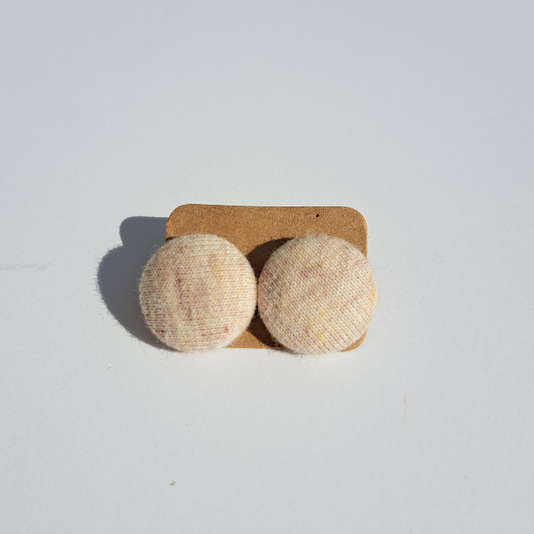boucles oreilles bouton beige