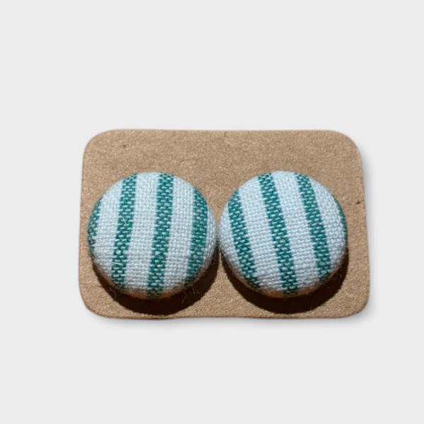 Petites boucles d'oreilles boutons - Verte et blanche