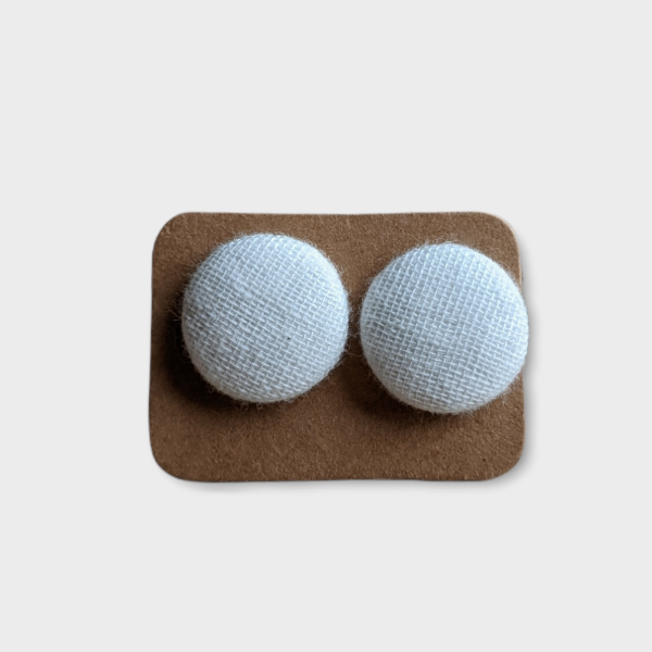 Petites boucles d'oreilles boutons - Blanche