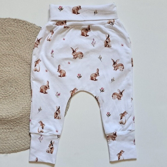 Pantalon évolutif avec des lapins